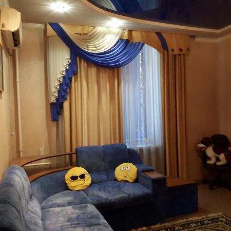 كريفوي روغ Аппартаменты 25 المظهر الخارجي الصورة